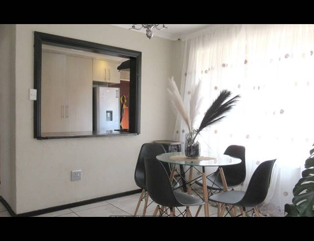 3 BEDROOM FREEHOLD FOR SALE IN ELANDSPARK